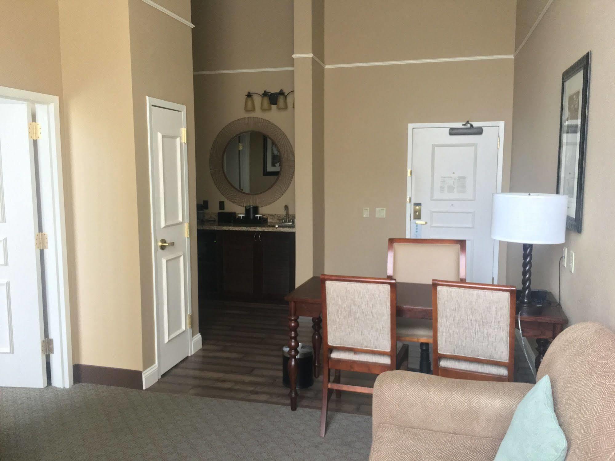 Embassy Suites Savannah Historic District Dış mekan fotoğraf