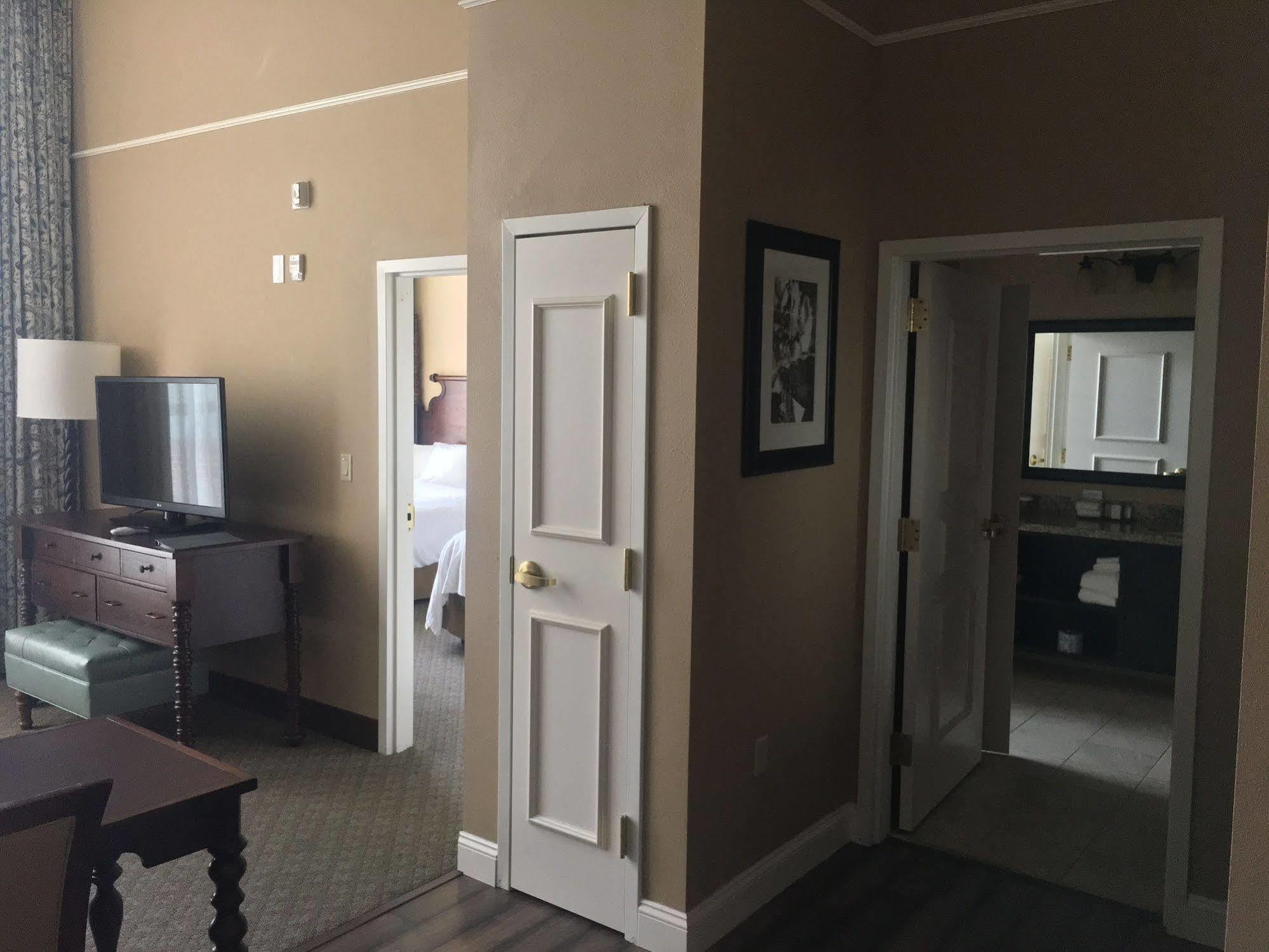 Embassy Suites Savannah Historic District Dış mekan fotoğraf